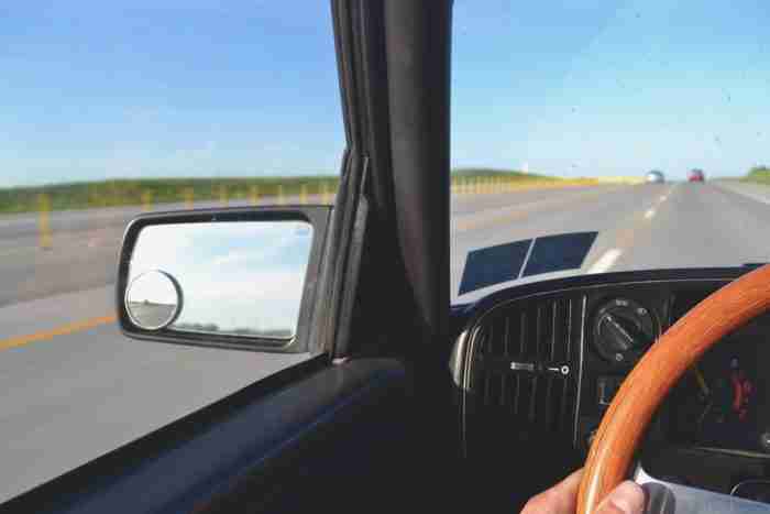 car steering wheel driving dashboard windshield highway automotive mirror 698631 e1620822698814