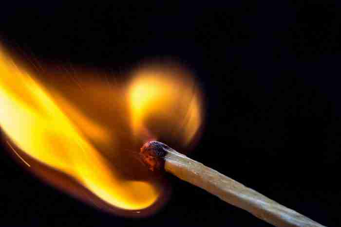 fire match light flame burn macro wooden lighting 595200 e1620396124726