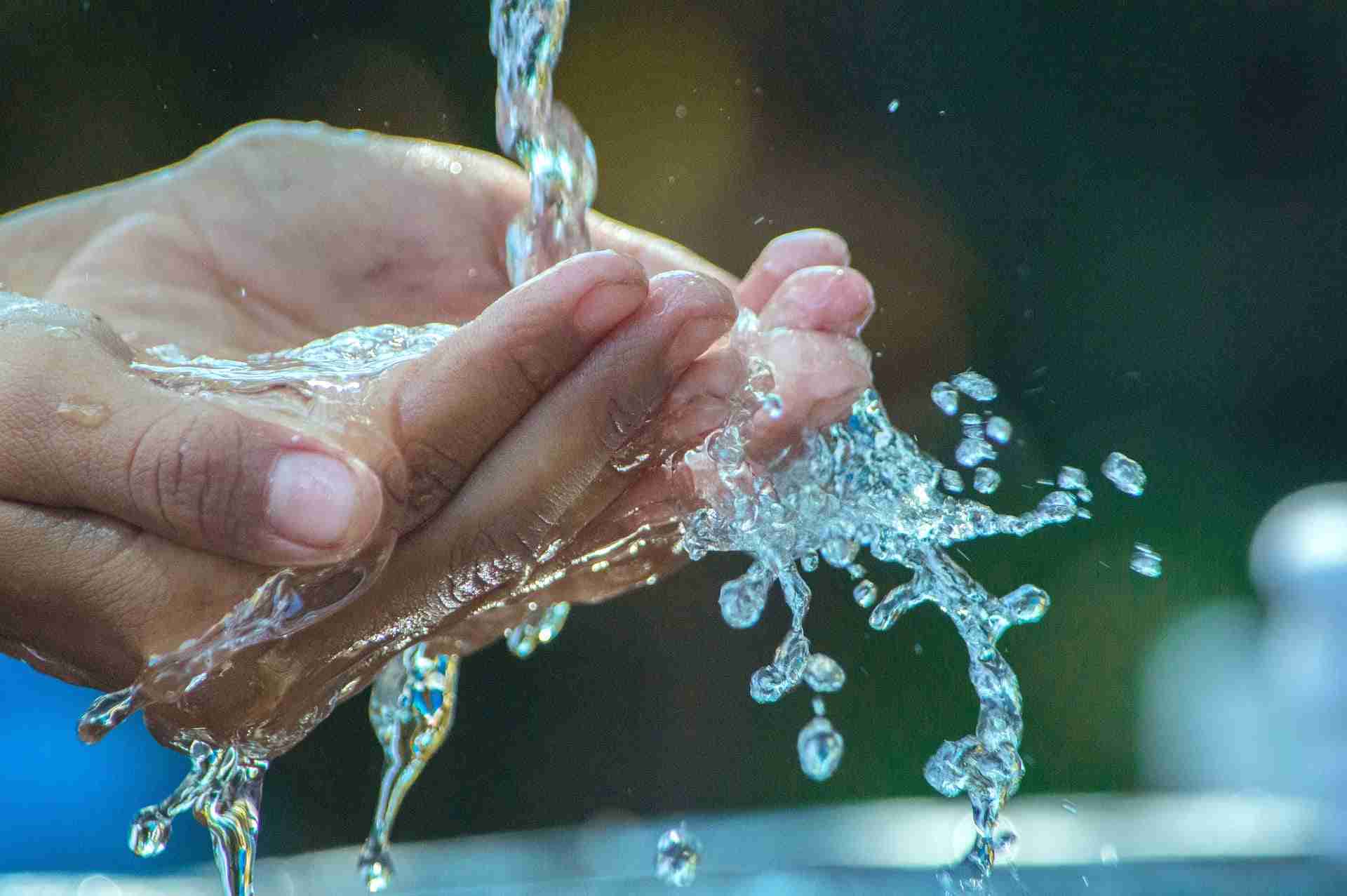 Disinfezione dell'acqua con solfuro di argento
